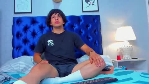 MATEO KING online show from March 12, 2025, 3:24 am