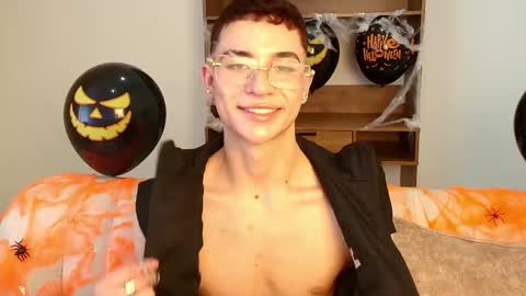 Snapshot of matheomontclair chatting on October 23, 2025, 8:51 pm Matheo Montclair online show from October 23, 2025, 8:51 pm