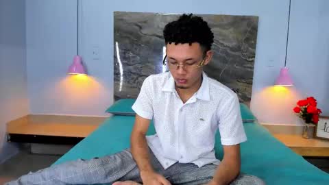 matheoo_23 online show from March 21, 2026, 7:28 pm