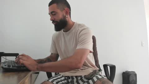 Matheus     online show from December 9, 2024, 6:25 pm