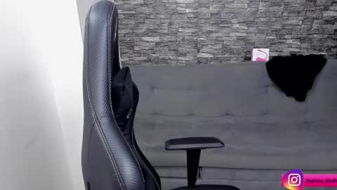 Mathew Independent model online show from October 21, 2025, 6:41 pm