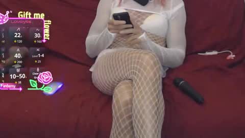 LooLa online show from September 25, 2025, 7:17 pm