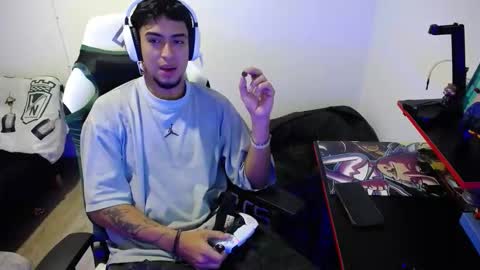 Snapshot of matias_bianco01 chatting on October 7, 2025, 3:04 am matias online show from October 7, 2025, 3:04 am