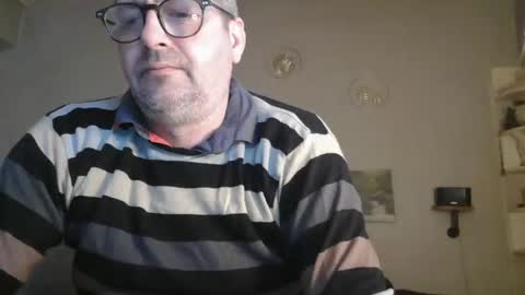 matrike1 online show from April 13, 2026, 4:12 pm