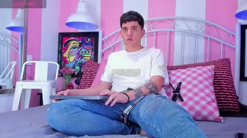 ---Matteo--- online show from October 8, 2025, 10:07 pm