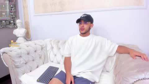 Snapshot of matteoricci_ chatting on November 1, 2025, 8:11 pm MatteoRicci  online show from November 1, 2025, 8:11 pm