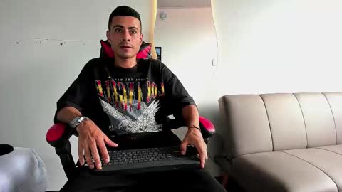 Matthew online show from December 5, 2025, 7:43 pm