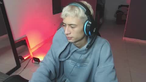 mattias     online show from February 23, 2025, 8:06 am