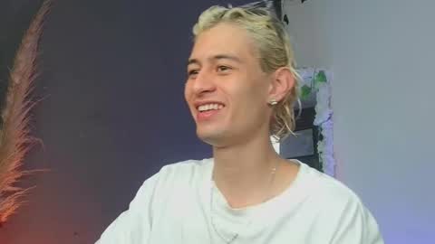 mattias     online show from October 8, 2025, 4:32 am