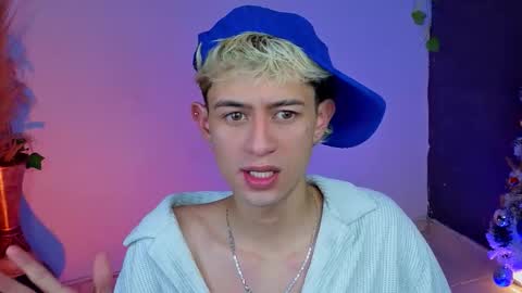 mattias     online show from December 15, 2025, 1:43 am