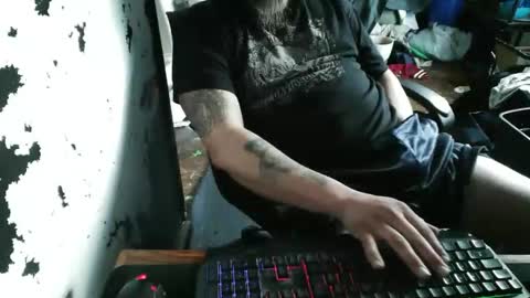 Snapshot of mattw31019 chatting on February 22, 2026, 4:16 pm mattw31019 online show from February 22, 2026, 4:16 pm