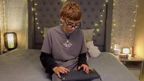 matty_spark online show from January 6, 2026, 1:04 pm