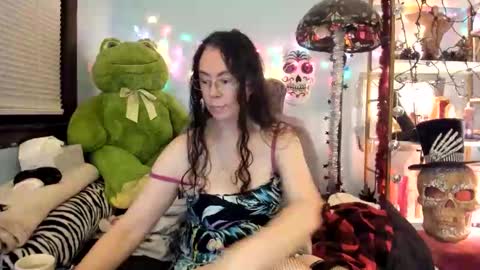 Snapshot of mature_angel chatting on November 8, 2025, 4:34 am mature_angel online show from November 8, 2025, 4:34 am