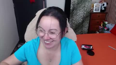 Sonia online show from December 3, 2025, 3:32 pm