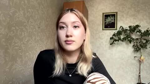 Mia online show from July 16, 2026, 10:10 am