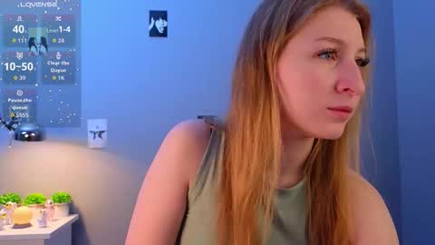 maureencoombs online show from November 29, 2025, 4:26 am