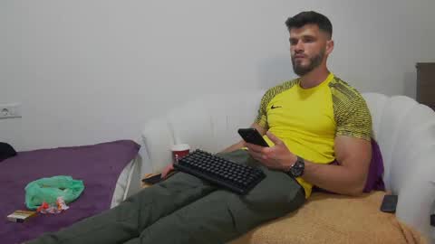 mauro_real_man online show from May 19, 2026, 7:20 pm