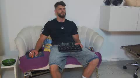 Snapshot of mauro_real_man chatting on July 1, 2026, 7:35 pm mauro_real_man online show from July 1, 2026, 7:35 pm