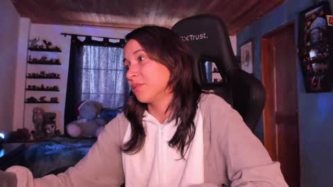 Snapshot of mavis_fuentes chatting on December 14, 2024, 12:01 pm Hilary online show from December 14, 2024, 12:01 pm