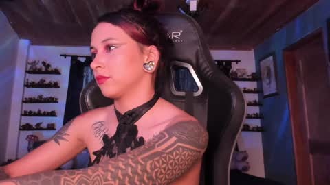 Snapshot of mavis_fuentes chatting on January 22, 2025, 11:10 pm Hilary online show from January 22, 2025, 11:10 pm