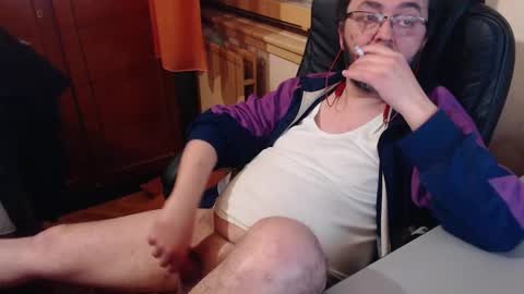 Snapshot of max818k chatting on January 4, 2025, 2:35 pm Max online show from January 4, 2025, 2:35 pm