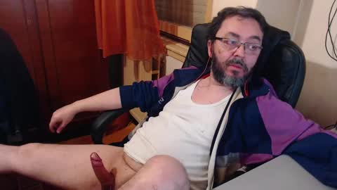 Snapshot of max818k chatting on January 13, 2025, 9:31 pm Max online show from January 13, 2025, 9:31 pm