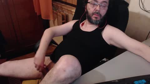 Snapshot of max818k chatting on February 27, 2025, 6:53 pm Max online show from February 27, 2025, 6:53 pm