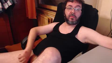 Max online show from November 16, 2025, 2:44 pm