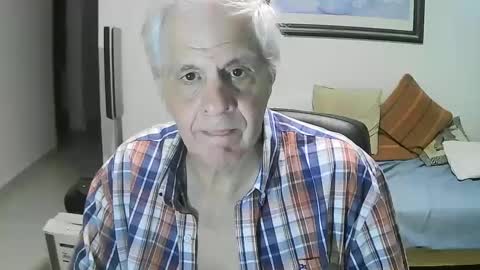 Snapshot of max_2017 chatting on December 13, 2024, 12:31 am max_2017 online show from December 13, 2024, 12:31 am