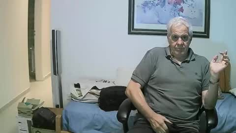 Snapshot of max_2017 chatting on December 29, 2024, 3:00 am max_2017 online show from December 29, 2024, 3:00 am