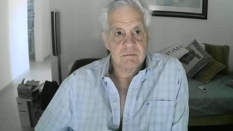 Snapshot of max_2017 chatting on January 1, 2025, 9:31 pm max_2017 online show from January 1, 2025, 9:31 pm