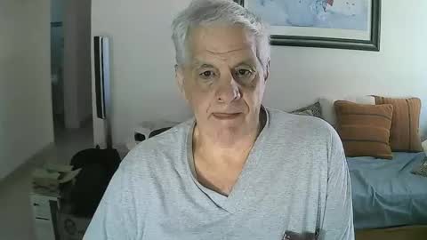 Snapshot of max_2017 chatting on January 3, 2025, 11:03 am max_2017 online show from January 3, 2025, 11:03 am