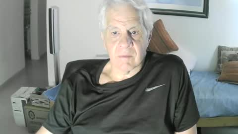 Snapshot of max_2017 chatting on January 17, 2025, 11:40 pm max_2017 online show from January 17, 2025, 11:40 pm