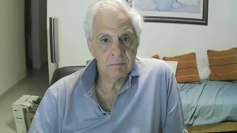 Snapshot of max_2017 chatting on February 5, 2025, 2:40 am max_2017 online show from February 5, 2025, 2:40 am