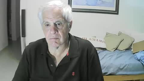 Snapshot of max_2017 chatting on October 22, 2025, 2:12 am max_2017 online show from October 22, 2025, 2:12 am