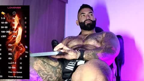 max__prada online show from October 12, 2025, 1:48 am