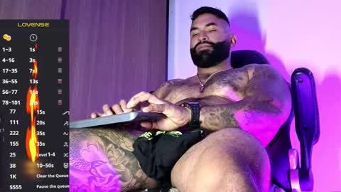 max__prada online show from November 12, 2025, 2:01 am