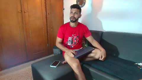 Max  Ashley online show from December 18, 2025, 1:39 pm