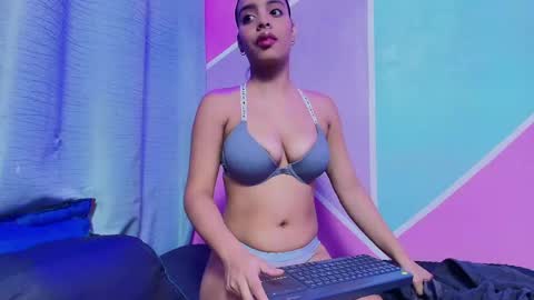 Max  Ashley online show from April 16, 2026, 2:07 pm