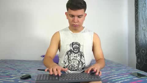 Max online show from December 5, 2025, 5:53 pm