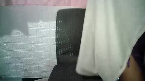 Snapshot of max_lovely123 chatting on May 19, 2026, 2:01 pm max_lovely123 online show from May 19, 2026, 2:01 pm