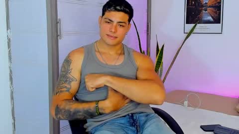 MAX MIULLER online show from October 21, 2025, 2:01 am