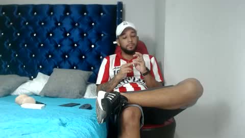 Snapshot of max_sexyhot26 chatting on December 2, 2024, 2:53 am max_sexyhot26 online show from December 2, 2024, 2:53 am