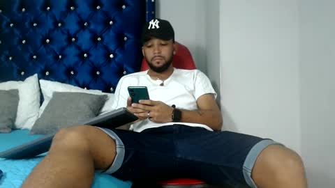 Snapshot of max_sexyhot26 chatting on December 3, 2024, 3:09 am max_sexyhot26 online show from December 3, 2024, 3:09 am