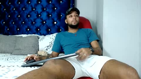 Snapshot of max_sexyhot26 chatting on December 4, 2024, 3:15 am max_sexyhot26 online show from December 4, 2024, 3:15 am