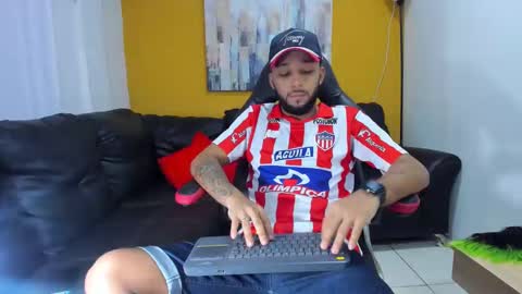 Snapshot of max_sexyhot26 chatting on December 31, 2024, 8:12 pm max_sexyhot26 online show from December 31, 2024, 8:12 pm