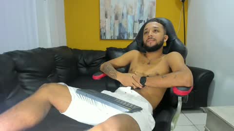 Snapshot of max_sexyhot26 chatting on January 6, 2025, 5:30 am max_sexyhot26 online show from January 6, 2025, 5:30 am