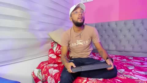 Snapshot of max_sexyhot26 chatting on January 17, 2025, 5:32 am max_sexyhot26 online show from January 17, 2025, 5:32 am