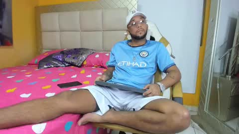 Snapshot of max_sexyhot26 chatting on February 7, 2025, 3:01 am max_sexyhot26 online show from February 7, 2025, 3:01 am
