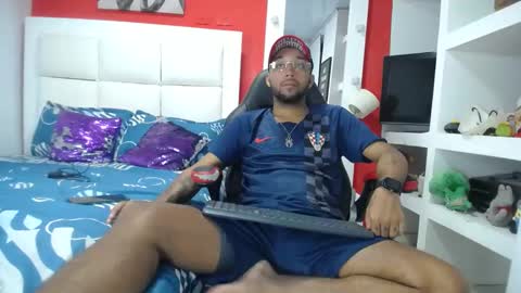 Snapshot of max_sexyhot26 chatting on February 15, 2025, 3:09 am max_sexyhot26 online show from February 15, 2025, 3:09 am